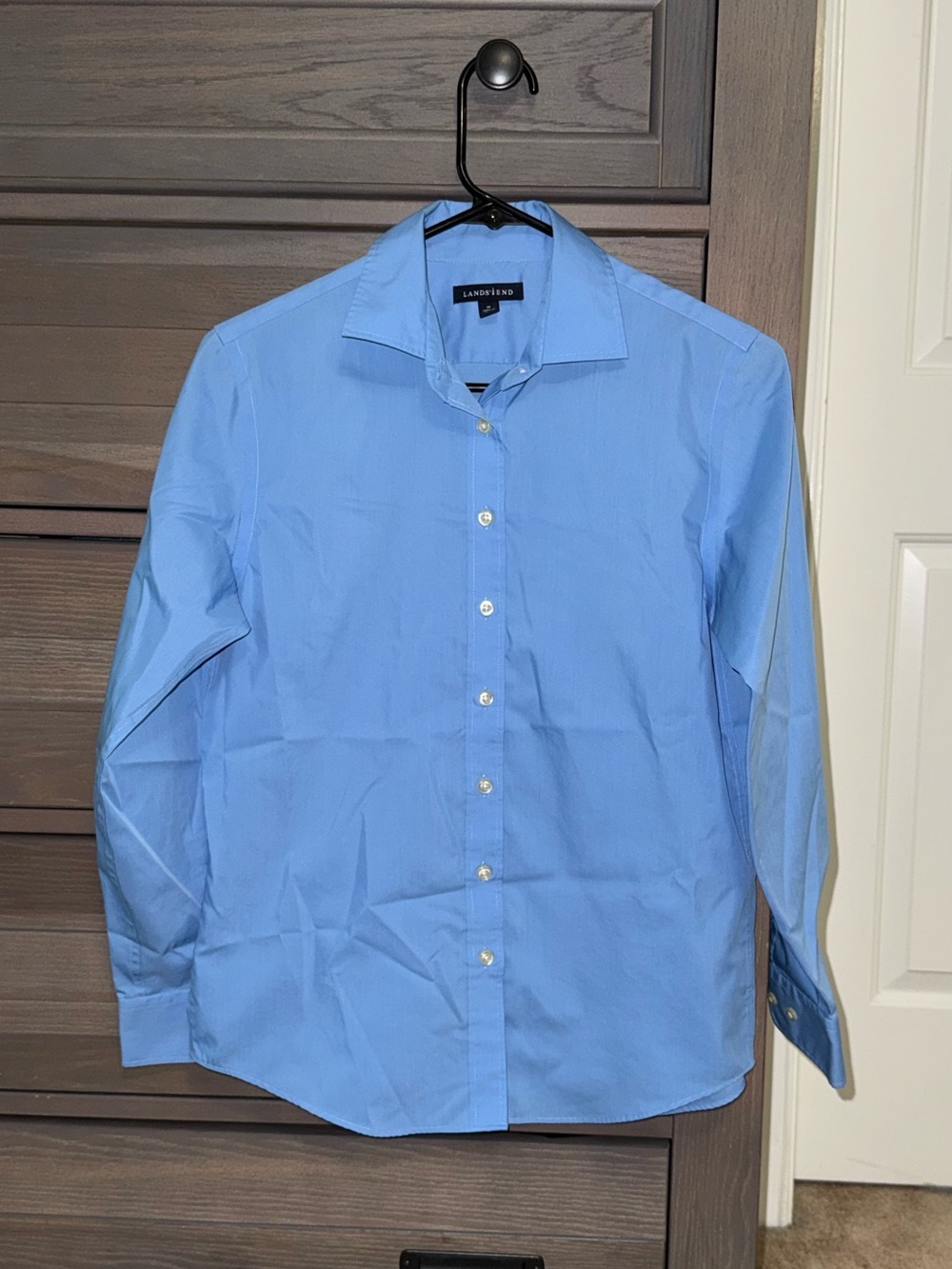 Lands End Women’s size 4P Classic Blue button down long sleeve shirt Like new